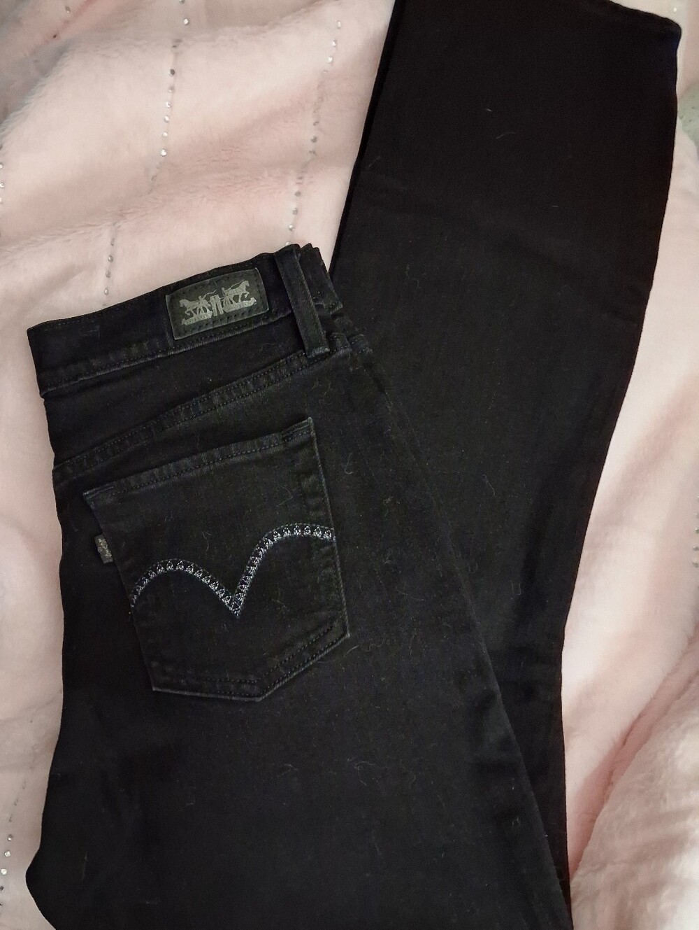 Levi's Black Skinny Jeans with Subtle Pocket Stitching
